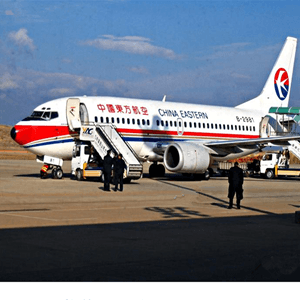 二连浩特航空快运业稳步发展的原因是什么？